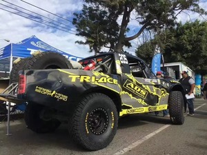 KM Challenger 1/6 4WD 遥控短途越野卡车套件 4mm 铝制底盘 后部实心车轴 Maxxis 轮胎 比例模型 LED 灯 - Product Image 4