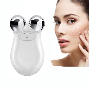 Rouleau de lifting du visage à micro-courant, masseur facial raffermissant, appareil EMS à micro-courant ionique en forme de V pour le visage - Product Image 1