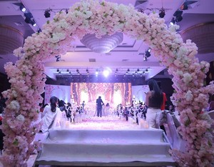 Décoration de mariage pour la maison, <span class=keywords><strong>fleurs</strong></span> en soie, <span class=keywords><strong>fleurs</strong></span> artificielles de <span class=keywords><strong>cerisier</strong></span>, branches de <span class=keywords><strong>fleurs</strong></span> - Product Image 6