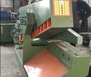 Cisaille alligator hydraulique entièrement automatique avec moteur 22kw et force de 315T pour la coupe industrielle du métal - Product Image 6