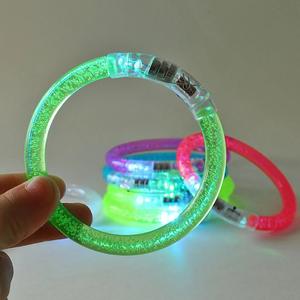 Gelang gelembung bercahaya LED akrilik warna-warni pabrik langsung PVC hadiah kecil baterai kode scanable lampu Natal - Product Image 3