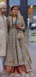 Vestido Kurta Lehenga de Lujo con Cuentas de Cristal Bordadas a Mano |   Elegante Ropa de Boda Paquistaní/India - Product Image 2