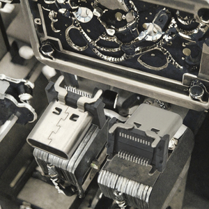 Conector USB Tipo C 6P Vertical para PCB, Chapado en Oro, Modelo 25-1 Gris, con Opciones de Longitud, Marca YILI - Product Image 4