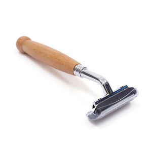 Rasoir à cinq lames écologique en bois de hêtre clair pour hôtels et naturistes - Product Image 4