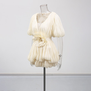 เดรสแฟชั่นผู้หญิงมาใหม่ ดีไซน์เรียบหรู ทรงเข้ารูป จับจีบ 3 มิติ  รักษ์โลก - Product Image 2