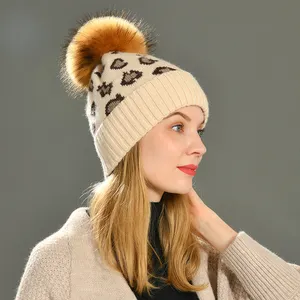 Sombrero con pompón de piel de mapache desmontable con patrón de leopardo, gorros personalizados de lana de punto para mujer