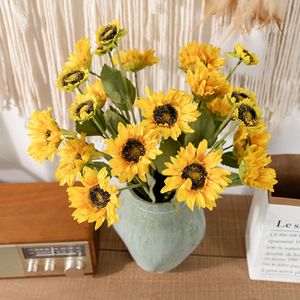 Tige unique de tournesol artificiel jaune CallaFloral pour décoration intérieure et arrangements floraux pour la maison et les mariages - Product Image 2