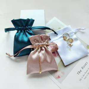 Sacs d'emballage pour bijoux en satin de soie avec logo personnalisé imprimé à l'écran, pochette à cordon - Product Image 4