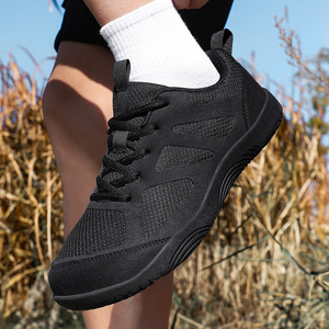 Bottes de randonnée pour hommes sur mesure, imperméables, en daim, pour le trekking et les activités de plein air. - Product Image 4