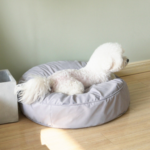 Cama redonda de lujo moderna para mascotas, diseño impermeable, cueva cálida para gatos y perros con espuma de felpa lavable, Material de felpa suave de tamaño pequeño - Product Image 3