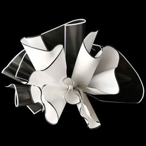 Film plastique imperméable mat 56CM*56.5CM pour emballer les bouquets de fleurs avec impression bicolore - Product Image 2