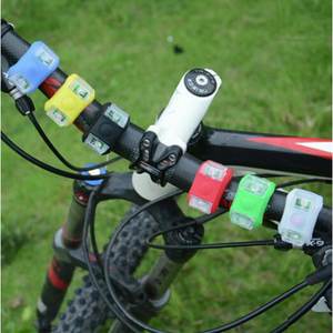 ไฟจักรยานกันน้ำ LED 6 โหมด หลากสีสัน สำหรับจักรยานเสือภูเขา อุปกรณ์เสริมเพื่อความปลอดภัยในการปั่นจักรยาน - Product Image 5