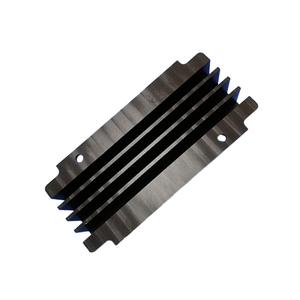 Dissipateur thermique en <span class=keywords><strong>aluminium</strong></span> anodisé noir en forme de <span class=keywords><strong>U</strong></span> pour montage sur circuit imprimé, avec services de pliage et de découpe pour la décoration - Product Image 5