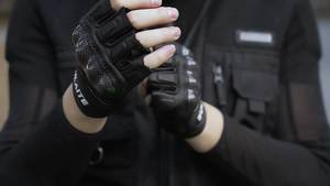 Autres accessoires pour moto, gants de moto respirants pour l'été, demi-doigts, avec protection en fibre de carbone pour la course - Product Image 5