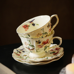 Juego de Taza y Platillo de Café con Diseño Floral y de Aves, Taza de Té Vintage con Borde Dorado para el Hogar - Product Image 6
