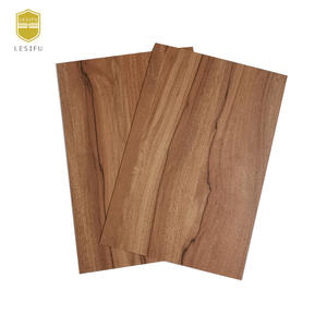 Lámina de Laminado con Patrón de <span class=keywords><strong>Madera</strong></span> de Nogal Clásico Lesifu <span class=keywords><strong>Formica</strong></span> 5486, Láminas de Revestimiento <span class=keywords><strong>para</strong></span> Muebles, Textura HPL - Product Image 1