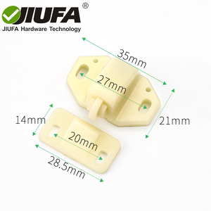 JIUFA Đồ Nội Thất Phần Cứng Thiết Kế A & B Nhựa Cửa Con Lăn Bắt Tủ Cửa Gần Hơn Latch Catch - Product Image 4