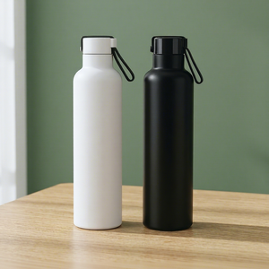 Botella de Agua Aislada de Acero Inoxidable de 800 ml, Diseño Premium, Conservación del Calor de 6 a 12 Horas, Tapa Abatible, Correa de Transporte, Oficina, Viajes - Product Image 1