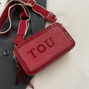 Nuevo bolso bandolera de un solo hombro con letras de diamantes, bolso cuadrado pequeño, moderno y versátil, bolso para cámara. - Product Image 1