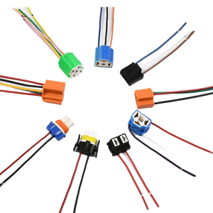 Relé H7 9006 H11 9005 Enchufe y enchufe de cerámica Bombilla de luz automática H1 Material de cobre y PVC Conector de bombilla de luz de automóvil - Product Image 1