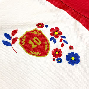 เสื้อฟุตบอลผ้าโพลีเอสเตอร์แบบย้อนยุคเสื้อฟุตบอลทรงโอเวอร์ไซส์พิมพ์ลายซับลิเมชันตามสั่ง - Product Image 4