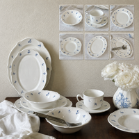 Service de vaisselle en porcelaine vintage française, dentelle florale bleue en relief, assiettes, bols et tasses à thé festonnés, cadeau de mariage