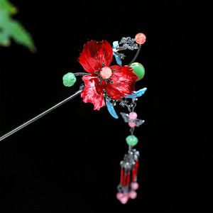 [Fabriqué à la main] Ensemble de pinces à cheveux en velours rouge haut de gamme avec pompons, de style chinois traditionnel, parfait pour le Hanfu - Product Image 3