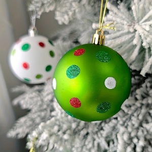 <span class=keywords><strong>Boule</strong></span> <span class=keywords><strong>de</strong></span> Noël en plastique peinte à la main sur le thème du <span class=keywords><strong>Grinch</strong></span>, boîte cadeau, ornement <span class=keywords><strong>de</strong></span> Noël à suspendre à l'arbre <span class=keywords><strong>de</strong></span> Noël - Product Image 1