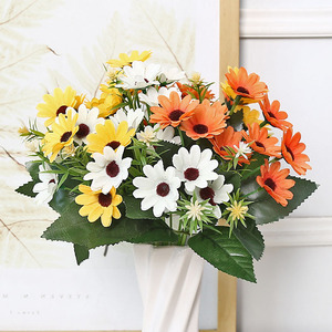 Fleurs artificielles en soie Lichao, marguerites de couleurs mélangées, décoration intérieure et extérieure, décoration de la maison et du jardin - Product Image 3