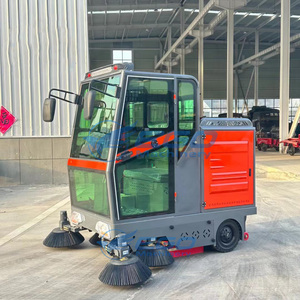 Balayeuse électrique haute performance avec pneus pleins et système de contrôle intelligent pour un nettoyage efficace des sols, idéale pour les centres commerciaux et les rues. - Product Image 3