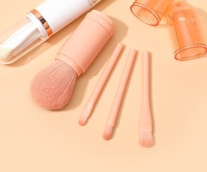 ชุดแปรงแต่งหน้าคาบูกิแบบพับเก็บได้ 4-in-1 สีชมพู ขนแปรงสังเคราะห์ สำหรับแป้งฝุ่น เหมาะสำหรับพกพา - Product Image 6