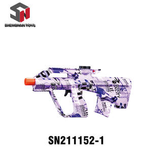 Pistola de balas de agua modelo AUG unisex, pistola de hidrogel de material ABS estilo grafiti para niños, juego de disparos - Product Image 4