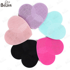 Nuevas ventosas antideslizantes en forma de corazón, almohadilla para cepillo de belleza, alfombrilla de limpieza para cepillo de maquillaje de silicona - Product Image 4