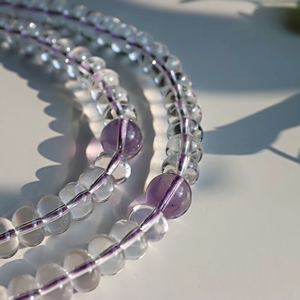 Mala di Perle di Cristallo Bianco, Rosario Buddista con 108 Perle di Ametista e Quarzo, Nappa Etnica e Spirituale - Product Image 2