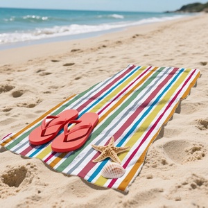 Toalla de Playa y Baño a Rayas Coloridas y Modernas, Microfibra Ultrasuave, Superventas - Product Image 1