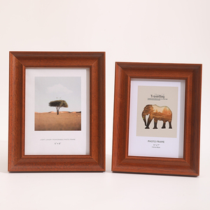Présentoir <span class=keywords><strong>photo</strong></span> de bureau en bois massif de style européen, couleur et taille personnalisables, avec cadre en bois mural en verre haute définition pour la maison - Product Image 1
