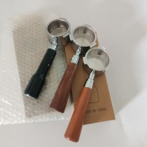 Nuevo producto Ideas 2024 <span class=keywords><strong>Mango</strong></span> de plástico <span class=keywords><strong>Delonghi</strong></span> 304 Máquina de espresso sin fondo de acero inoxidable Portafiltro de café con 3 orejas - Product Image 6