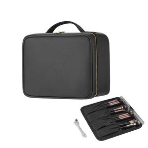 <span class=keywords><strong>Estuche</strong></span> <span class=keywords><strong>de</strong></span> <span class=keywords><strong>manicura</strong></span> <span class=keywords><strong>profesional</strong></span> Makeup Master con luz LED y espejo Bolsa <span class=keywords><strong>de</strong></span> cosméticos portátil <span class=keywords><strong>de</strong></span> gran capacidad Tipo <span class=keywords><strong>de</strong></span> cierre <span class=keywords><strong>de</strong></span> cremallera - Product Image 5