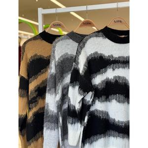 Suéter de Mujer Sobe, Cuello Redondo, Manga Larga, Estilo Casual Otoñal, Antipilling, Color Camel - Product Image 1