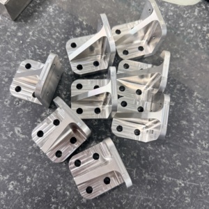Servicio de Mecanizado CNC de Precisión: Fresado, Torneado, Taladrado y Brochado para Llaveros Personalizados de Acero Inoxidable/Latón/Aluminio - Product Image 3