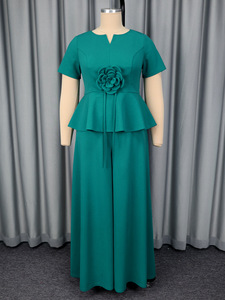 Vêtements pour femmes européennes et américaines en <span class=keywords><strong>grande</strong></span> <span class=keywords><strong>taille</strong></span> : haut à manches courtes vert foncé à volants avec motif floral tridimensionnel et - Product Image 3