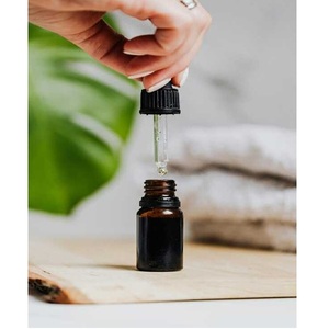 Suero Herbal Premium para el Cuidado de la Piel, Líquido Natural para una Piel Radiante, Antienvejecimiento, Blanqueador, Hidratante, Nutritivo, con Oro de 24k, Uso Diario - Product Image 1