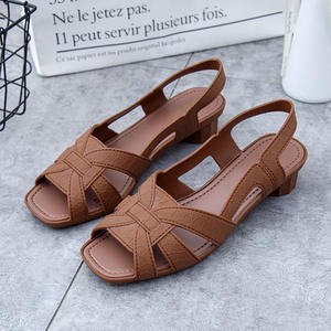 2024 été en plein air femmes sandales <span class=keywords><strong>nouvelle</strong></span> mode <span class=keywords><strong>couleur</strong></span> unie talon bas décontracté chaussures pour femmes creux plat plage sandales - Product Image 1