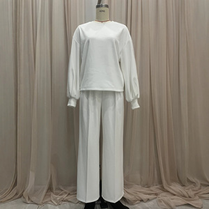 Ensemble deux pièces uni pour <span class=keywords><strong>femme</strong></span> avec haut en maille côtelée blanche à coupe ample et <span class=keywords><strong>pantalon</strong></span> large taille haute - Product Image 6