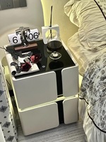 Table de chevet intelligente de luxe pour chambre à coucher, design moderne et simple, avec chargement sans fil et rangement de luxe