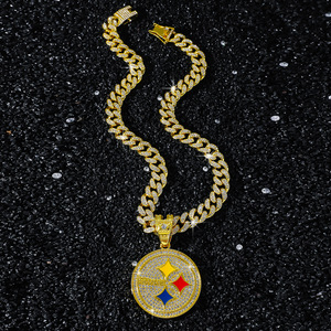 สร้อยคอจี้สไตล์ฮิปฮอปแบบใหม่ ดีไซน์สร้างสรรค์ ทำมือ เท่ห์ เรียบง่าย โลหะผสมประดับเพชรเทียม ชุบทอง สำหรับผู้ชาย - Product Image 4