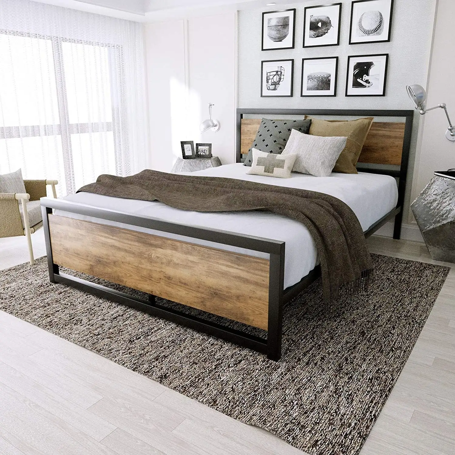 سرير معدني بقاعدة خشبية إسكندنافية وحديثة ، رخيصة الثمن ، بإطار كبير الحجم ، للفنادق