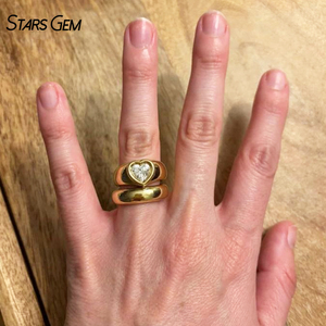 Bague de fiançailles solitaire en or jaune 10K avec diamant de laboratoire 1,5 ct D VS1 certifié IGI, bague de pinky pour femme - Product Image 1