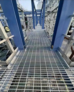 建設用橋梁デッキ向け耐久性のある頑丈な金属製床格子、亜鉛メッキ鋼、ステンレス鋼、炭素鋼、屋外用 - Product Image 2