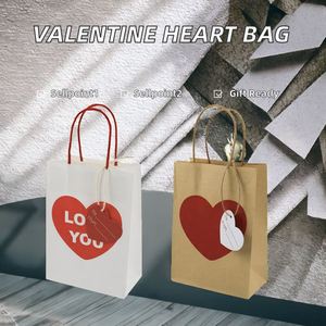 Sacs cadeaux en papier kraft recyclable avec poignée, design cœur pour la Saint-Valentin, pour les cadeaux de fête, les mariages (logo personnalisé) - Product Image 2